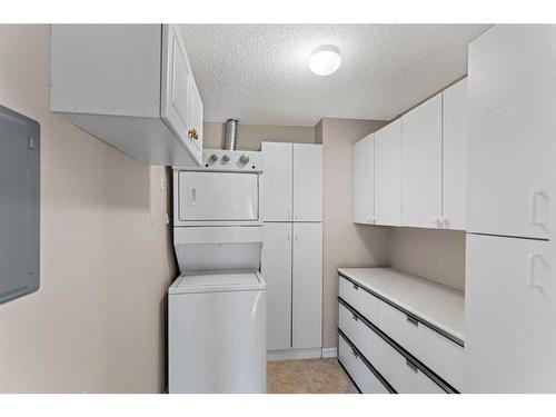 204-5000 Somervale Court Sw, Calgary, AB - Indoor Photo Showing Laundry Room