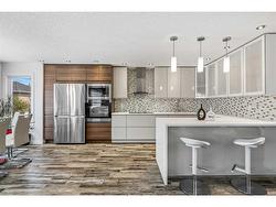 26 Everwillow Close SW Calgary, AB T2Y 4G4