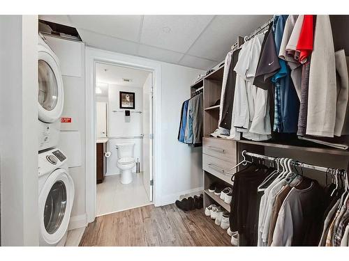 2510-930 6 Avenue Sw, Calgary, AB - Indoor Photo Showing Laundry Room