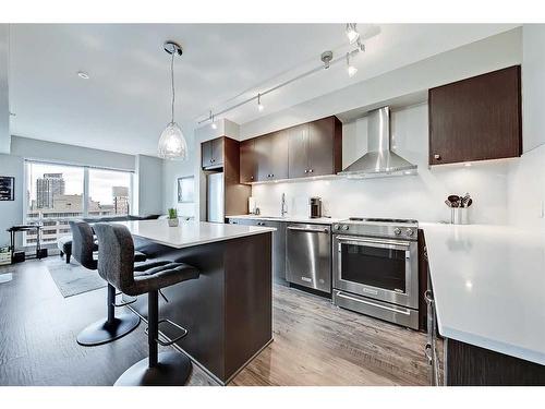 2510-930 6 Avenue Sw, Calgary, AB - Indoor Photo Showing Kitchen With Stainless Steel Kitchen With Upgraded Kitchen