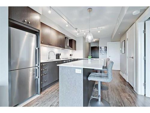 2510-930 6 Avenue Sw, Calgary, AB - Indoor Photo Showing Kitchen With Stainless Steel Kitchen With Upgraded Kitchen