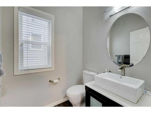 215 Kincora Glen Mews Nw, Calgary, AB - Indoor Photo Showing Bathroom
