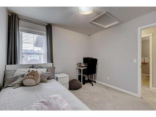 215 Kincora Glen Mews Nw, Calgary, AB - Indoor Photo Showing Bedroom