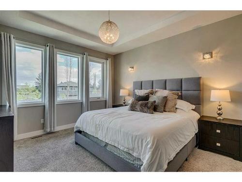 4620 82 Street Nw, Calgary, AB - Indoor Photo Showing Bedroom