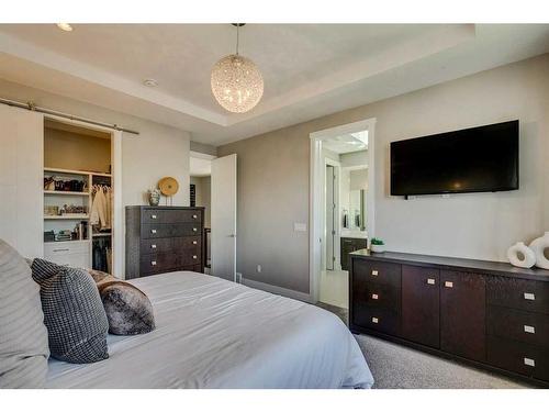 4620 82 Street Nw, Calgary, AB - Indoor Photo Showing Bedroom