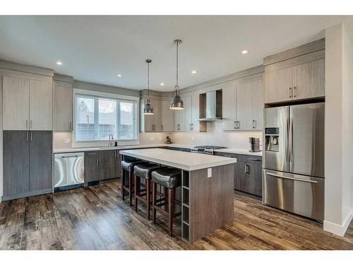4620 82 Street Nw, Calgary, AB - Indoor Photo Showing Kitchen With Upgraded Kitchen