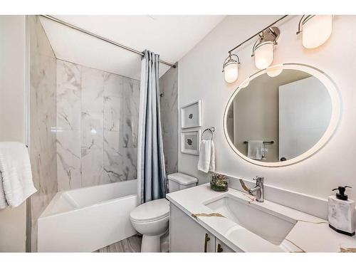 11377 Braeside Drive Sw, Calgary, AB - Indoor Photo Showing Bathroom