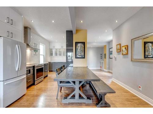 1910 Bowness Road Nw, Calgary, AB - Indoor Photo Showing Kitchen With Upgraded Kitchen