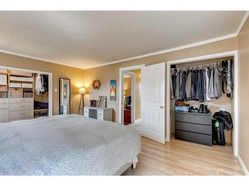1910 Bowness Road Nw, Calgary, AB - Indoor Photo Showing Bedroom