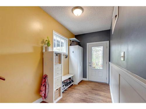 1910 Bowness Road Nw, Calgary, AB - Indoor Photo Showing Other Room