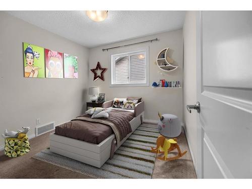 176 Skyview Shores Manor Ne, Calgary, AB - Indoor Photo Showing Bedroom
