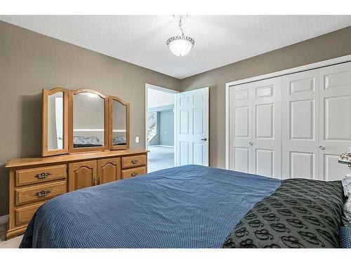 411 Lineham Acres Bay Nw, High River, AB - Indoor Photo Showing Bedroom