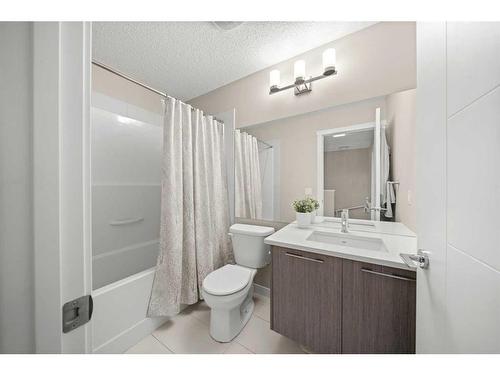 504-218 Sherwood Square Nw, Calgary, AB - Indoor Photo Showing Bathroom