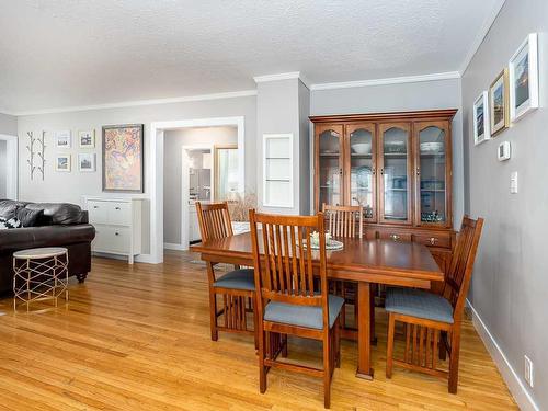 726 21 Avenue Nw, Calgary, AB - Indoor Photo Showing Dining Room