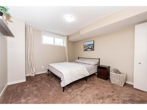 67 Masters Link Se, Calgary, AB - Indoor Photo Showing Bedroom
