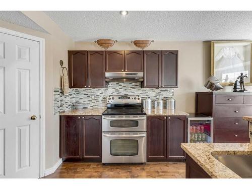 470 Millrise Square Sw, Calgary, AB - Indoor Photo Showing Kitchen