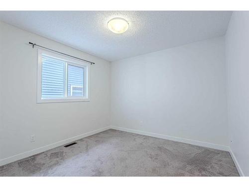 32 Walden Green Se, Calgary, AB - Indoor Photo Showing Other Room