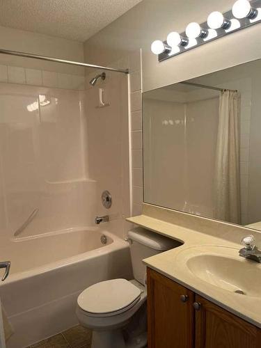 #2307-950 Arbour Lake Road Nw, Calgary, AB - Indoor Photo Showing Bathroom