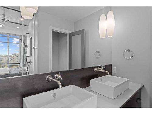 501-530 12 Avenue Sw, Calgary, AB - Indoor Photo Showing Bathroom