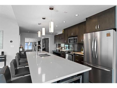 501-530 12 Avenue Sw, Calgary, AB - Indoor Photo Showing Kitchen With Double Sink With Upgraded Kitchen