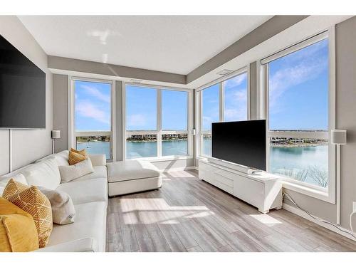 402-11 Mahogany Circle Se, Calgary, AB - Indoor Photo Showing Living Room