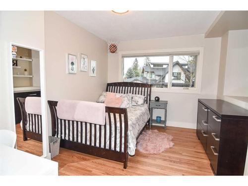 3403 23 Street Nw, Calgary, AB - Indoor Photo Showing Bedroom