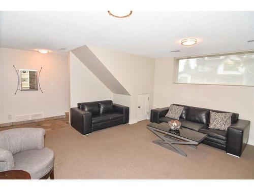 3403 23 Street Nw, Calgary, AB - Indoor Photo Showing Living Room