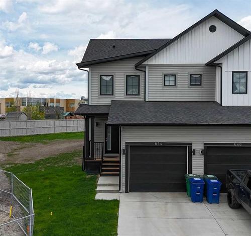 644 Southpoint Heath Sw, Airdrie, AB - Outdoor