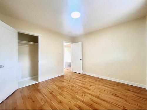 847 Northmount Drive Nw, Calgary, AB - Indoor Photo Showing Other Room
