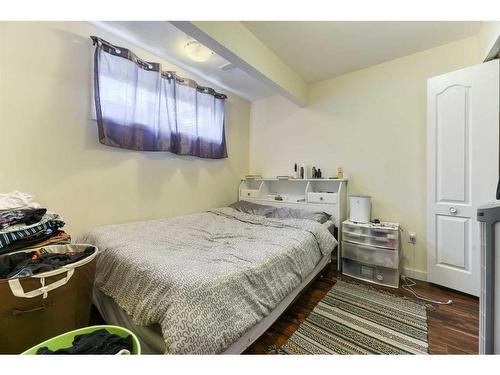 751 New Brighton Drive Se, Calgary, AB - Indoor Photo Showing Bedroom