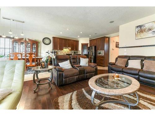 751 New Brighton Drive Se, Calgary, AB - Indoor Photo Showing Living Room