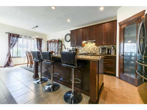 751 New Brighton Drive Se, Calgary, AB - Indoor Photo Showing Kitchen