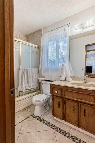 27 Taraglen Court Ne, Calgary, AB - Indoor Photo Showing Bathroom