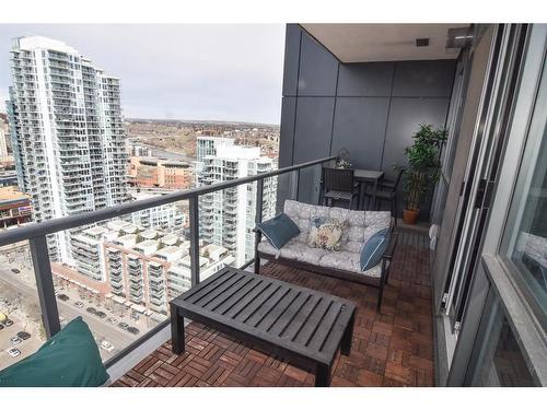 2302-615 6 Avenue Se, Calgary, AB - Outdoor With Balcony With Exterior