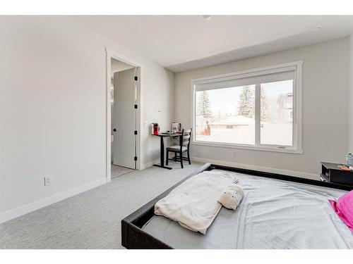 632 #2-56 Ave Avenue Sw, Calgary, AB - Indoor Photo Showing Bedroom