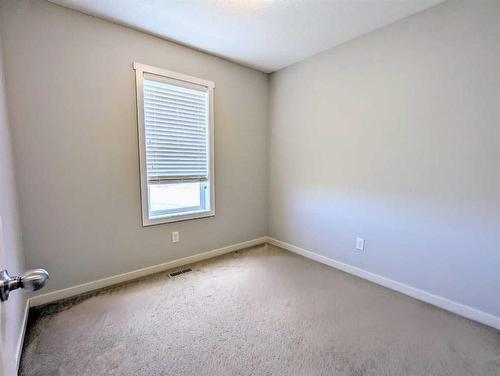 425 Coperpond Landing Se, Calgary, AB - Indoor Photo Showing Other Room