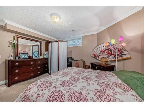 125 Tarington Park Ne, Calgary, AB - Indoor Photo Showing Bedroom