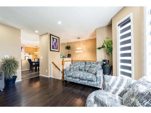 16 Tarington Link Ne, Calgary, AB - Indoor Photo Showing Living Room