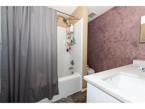 16 Tarington Link Ne, Calgary, AB - Indoor Photo Showing Bathroom