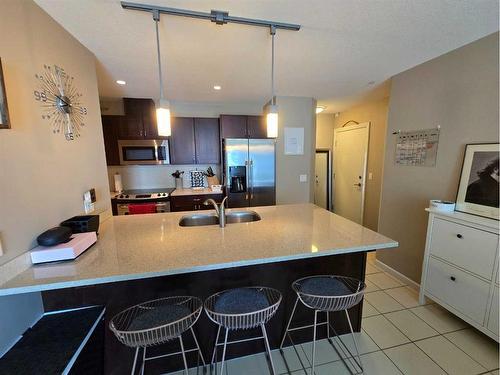 1708-211 13 Avenue Se, Calgary, AB - Indoor Photo Showing Kitchen With Double Sink