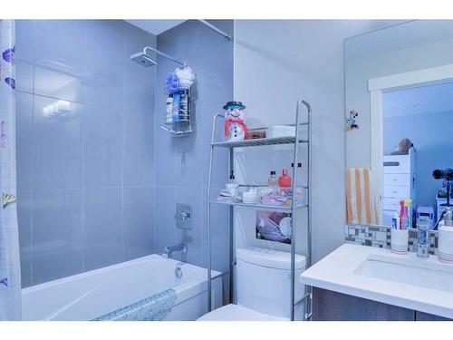 249 Kinniburgh Boulevard, Chestermere, AB - Indoor Photo Showing Bathroom