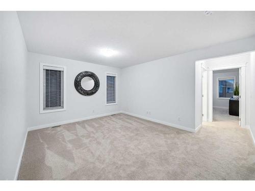318 Crestmont Drive Sw, Calgary, AB - Indoor Photo Showing Other Room