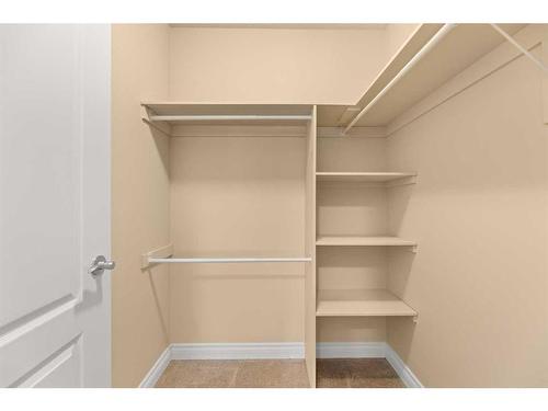2212 12 Avenue, Didsbury, AB - Indoor With Storage