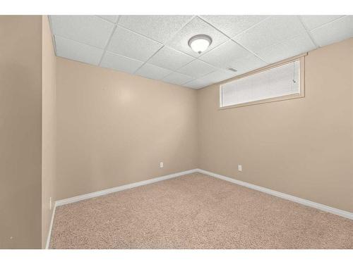 2212 12 Avenue, Didsbury, AB - Indoor Photo Showing Other Room
