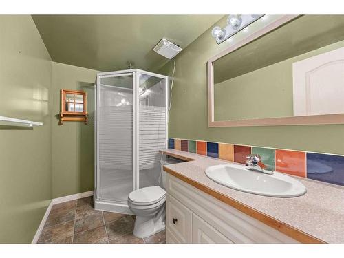 2212 12 Avenue, Didsbury, AB - Indoor Photo Showing Bathroom