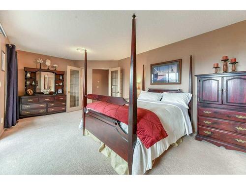 840 Suncastle Road Se, Calgary, AB - Indoor Photo Showing Bedroom