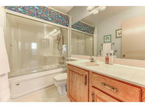 840 Suncastle Road Se, Calgary, AB - Indoor Photo Showing Bathroom