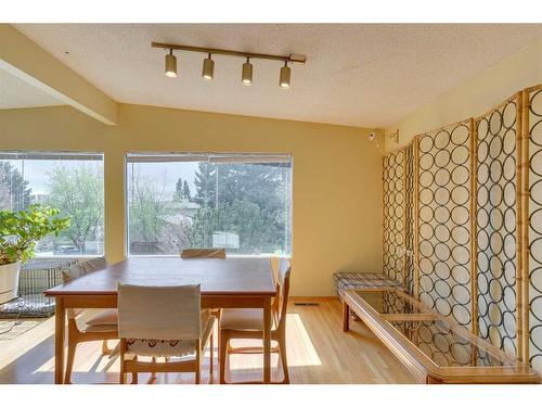5104 Carney Road Nw, Calgary, AB - Indoor Photo Showing Dining Room