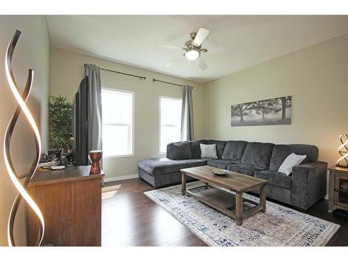 154 Marquis Common Se, Calgary, AB - Indoor Photo Showing Living Room
