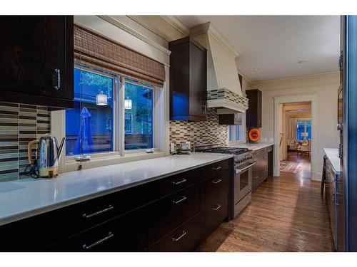 921 Riverdale Avenue Sw, Calgary, AB - Indoor Photo Showing Kitchen